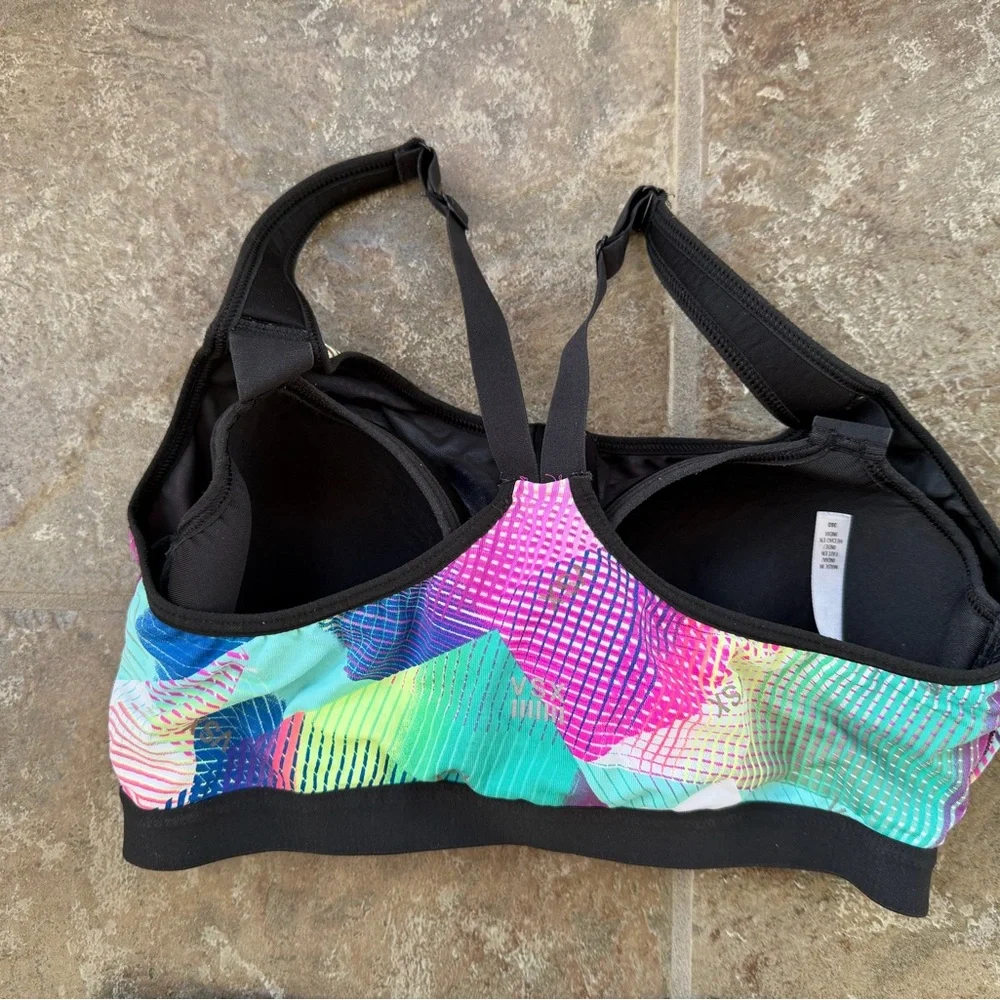 Victoria's Secret Sport Knockout Cropped pants & Sports Bra - Picture 3 of 4
